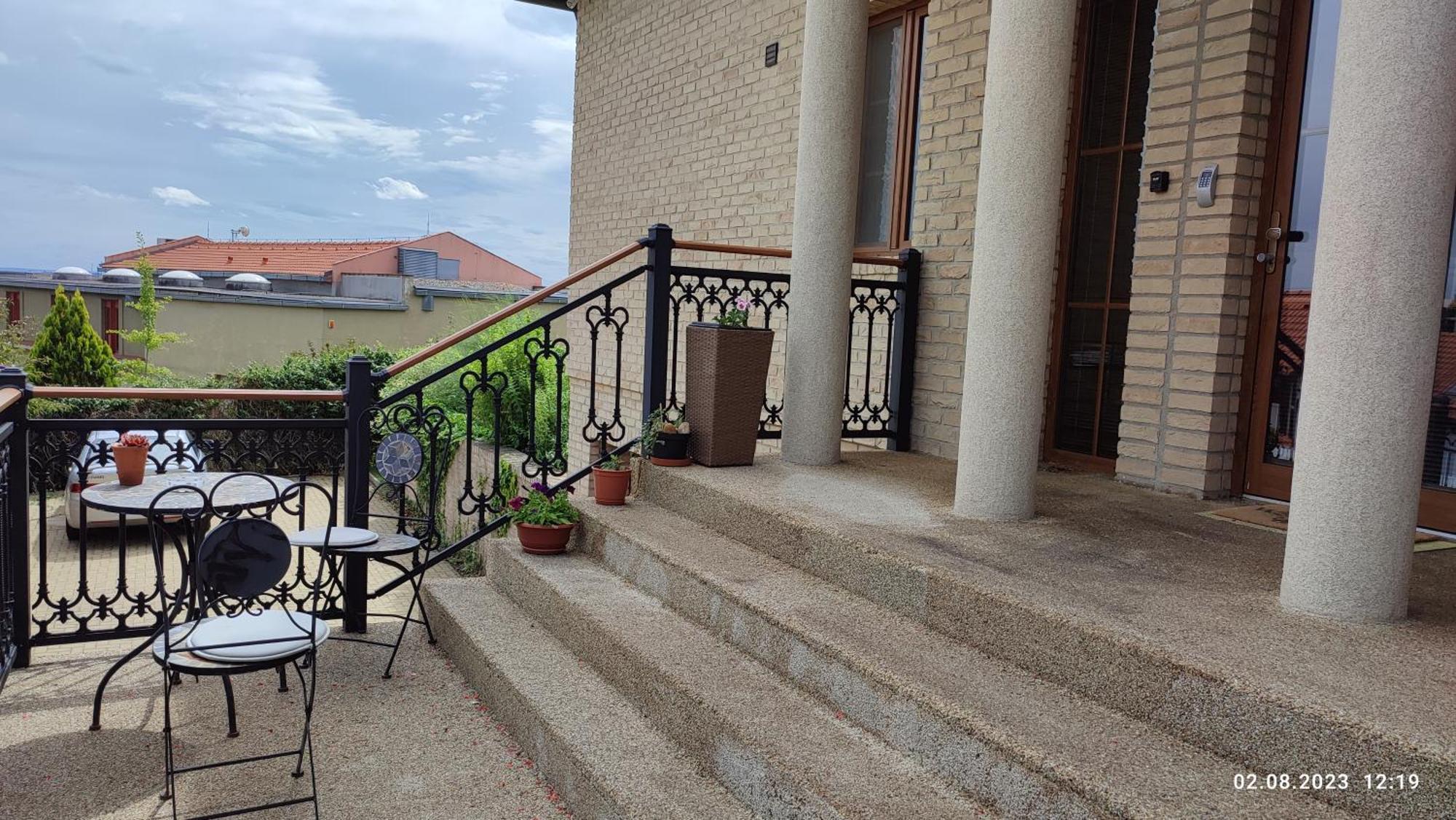 Villa Homestay Nad Helmrovkou プラハ エクステリア 写真